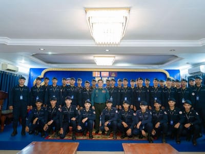 磅士卑省宪兵司令慰问第47届学员并送行至训练学校