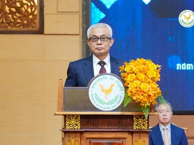 柬埔寨财经部长要求提升现有公务员效能