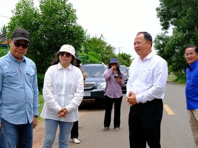 柬埔寨农村发展部视察磅通省12条农村道路建设质量