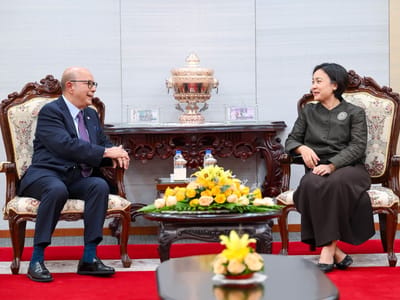 柬埔寨国家银行行长会见马来西亚联昌国际银行高层代表团