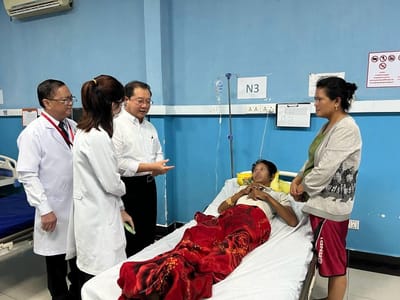 柬埔寨卫生部长突击视察考斯玛柬中友谊医院