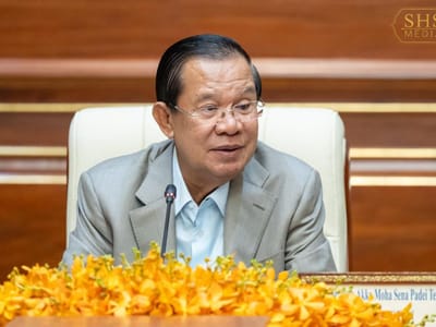 洪森亲王会见柬埔寨国家妇女委员会代表团