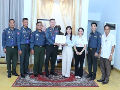 国家宪兵建军33周年之际 向坤塔帕花儿童医院捐款1.8亿瑞尔