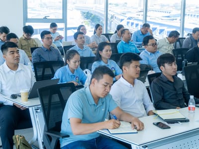 洪森与文拉妮奖学金委员会举办数字化系统培训会