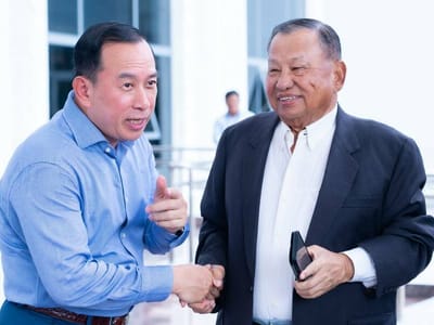 胡哈接见磅通省巴莱县青年代表团并举行座谈
