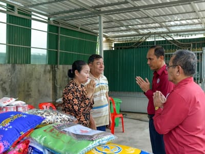 暹粒市火灾受灾家庭获红十字会援助