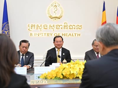 中国援柬医疗队圆满完成任务并获颁勋章