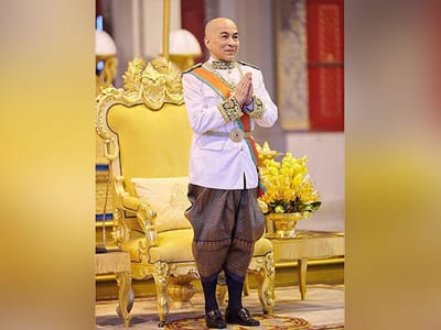 柬埔寨国王高度赞扬教师在国家发展中的核心作用