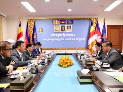 柬埔寨与老挝重申将加强双边议会与贸易合作