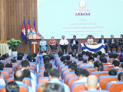 柬埔寨人民党领导人强调政治教育在强化党纪中的作用