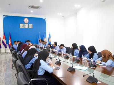 洛沸奥斯曼主持会议，审查人民党中央青年团体育赛事推广小组工作进展