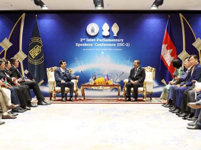 第二届国际议长大会在金边开幕，洪森强调和平与国际合作
