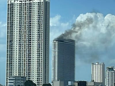 金边水净华公寓顶楼大火已被扑灭，无人员伤亡！