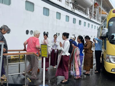 逾200名国际游客乘邮轮抵达西哈努克省
