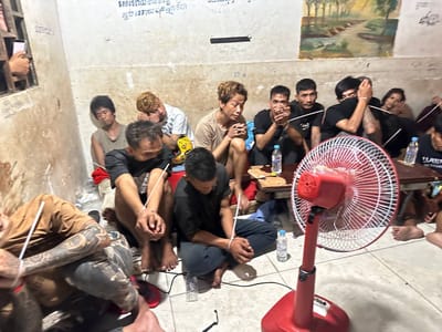 涉嫌线上赌博，金边17名男女被捕！
