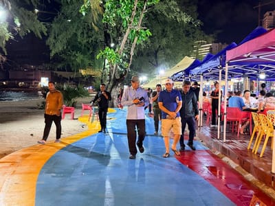 西港省长视察步行街项目和慰问沿海渔民