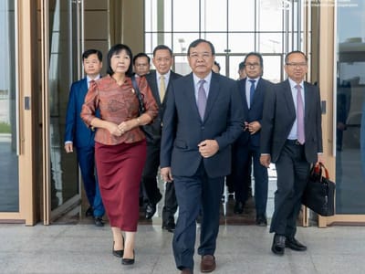 柬埔寨副首相巴速坤率团出席第59届东盟外长会议