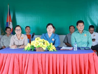柬埔寨人民党磅通省贡斯外县工作组：深入基层调研并解决民生问题