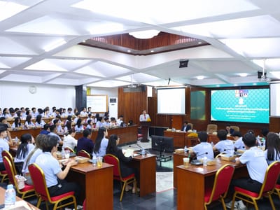 柬埔寨留华学生协会代表团参访参议院 深入了解国家立法机构