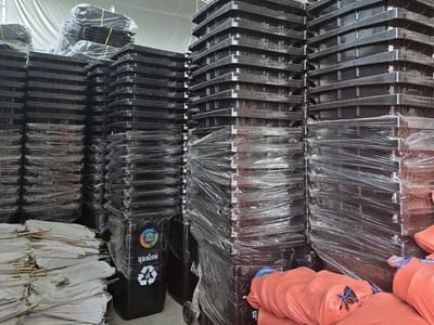 柬埔寨环境部向上丁省教育部门捐赠684个垃圾桶