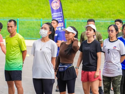 金边宪兵队携手市民举办功能性训练活动，倡导健康生活
