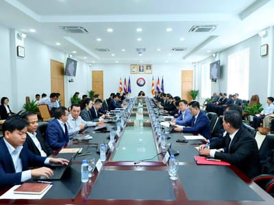 彭波尼部长主持会议 探讨柬越两国高速公路对接点