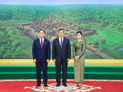 柬埔寨艺人协会主席：洪玛奈始终关怀并支持艺术家