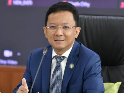 柬埔寨工业部部长向“等候村”捐款2000万瑞尔