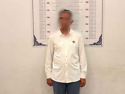 涉嫌对一名年轻人施暴，金边一房地产商人被捕！