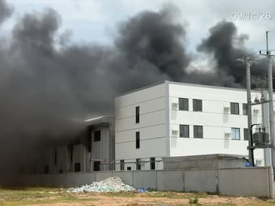 视频 | 柬埔寨实居省一家工厂突发火灾