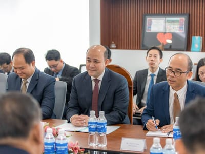 柬埔寨青年联合会与老挝青年代表团签署合作谅解备忘录