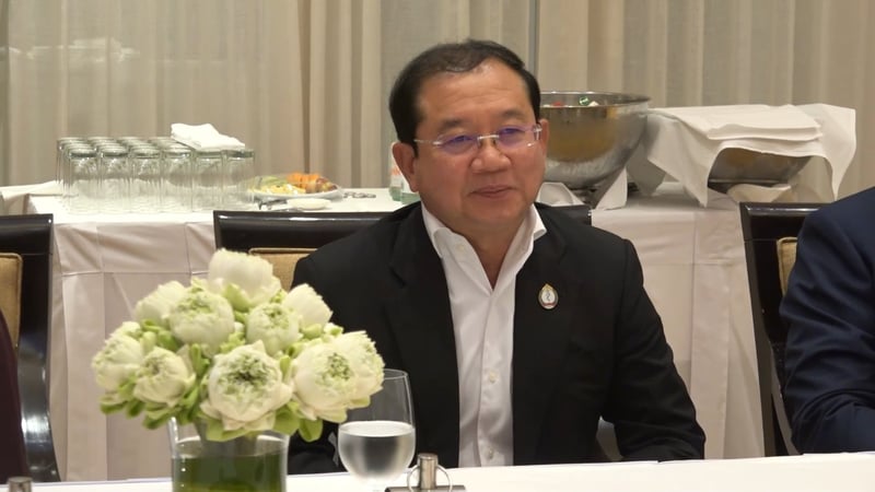 柬埔寨卫生部长与世卫组织西太平洋区域主任举行会谈