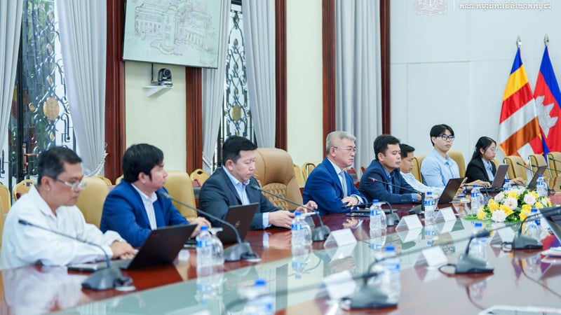 柬埔寨投资委员会鼓励皇家集团经济特区扩大农业投资