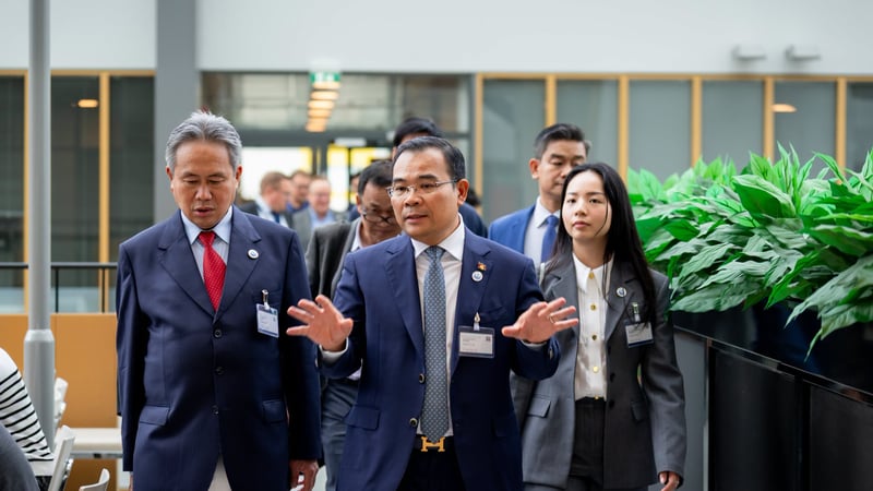 柬水源气象部长率团访问芬兰气象研究所