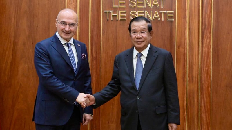 柬埔寨参议院主席洪森会见克罗地亚外交与欧洲事务部部长