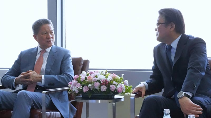 孙占托副首相在首尔与三星电子公司高层举行会谈！