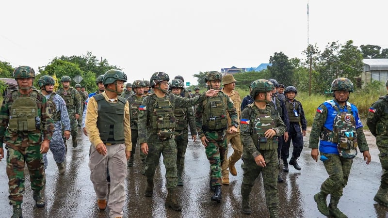 菲律宾武装部队总参谋长赴柬埔寨城佳河口岸考察边境局势