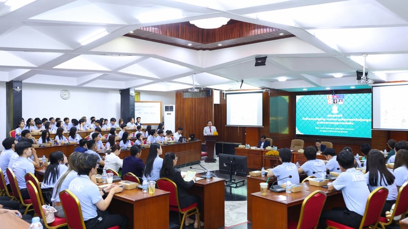 柬埔寨留华学生协会代表团参访参议院 深入了解国家立法机构