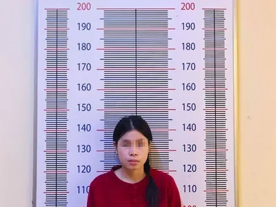 涉嫌线上诈骗钱财，金边一女子被捕！ 