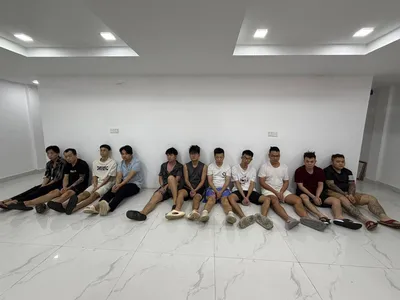 金边铁桥头区又一电诈被端，11名中国籍嫌疑人被捕！