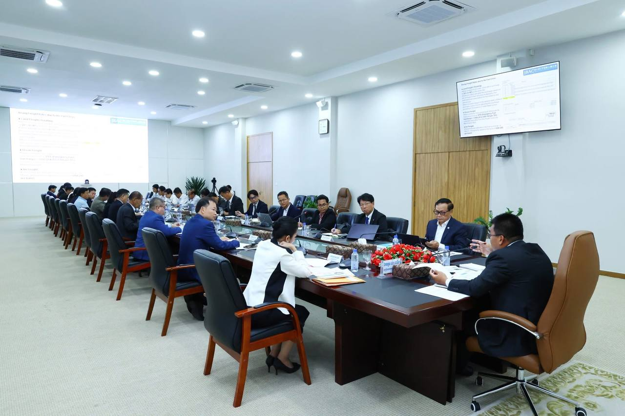 柬运输部召开会议 研究货物经老挝过境运输问题