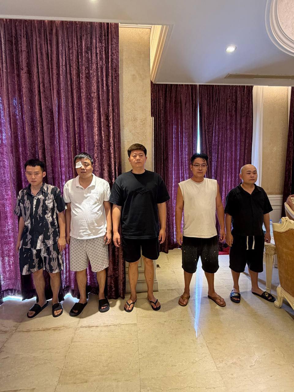 涉嫌伪造护照，金边5名中国人被抓！